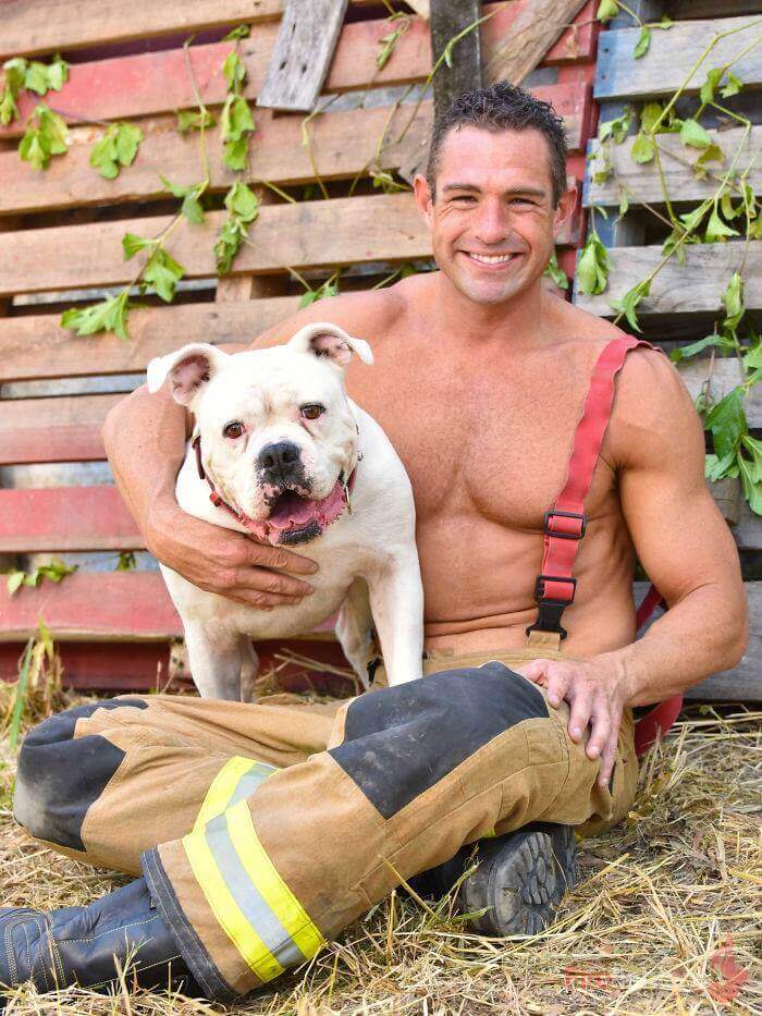 australian-firefighter-pose-with-animals-2019_31