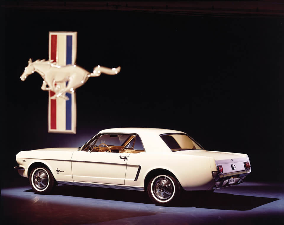 Iconic Cars that reshaped our fast-moving world 