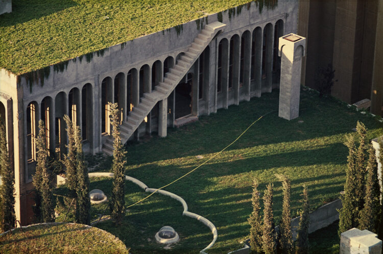 Architect Ricardo Bofill La Fabrica garden