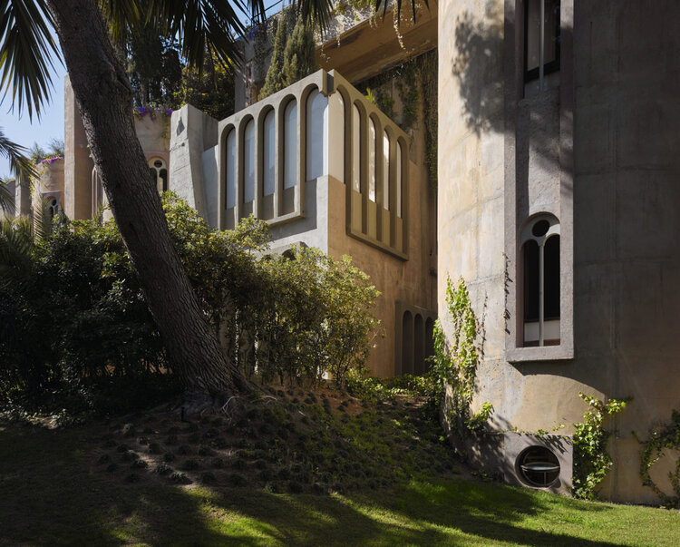 Architect Ricardo Bofill cement factory architecture