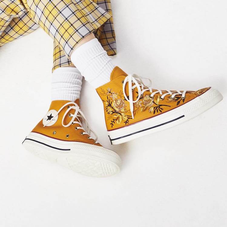 embroidered converse - special yellow