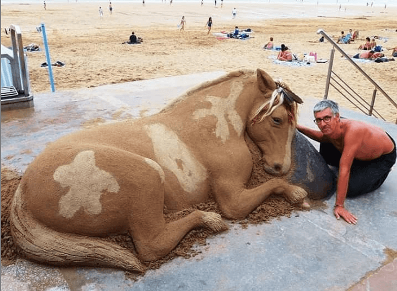 sand sculptures by Andoni Bastarrika