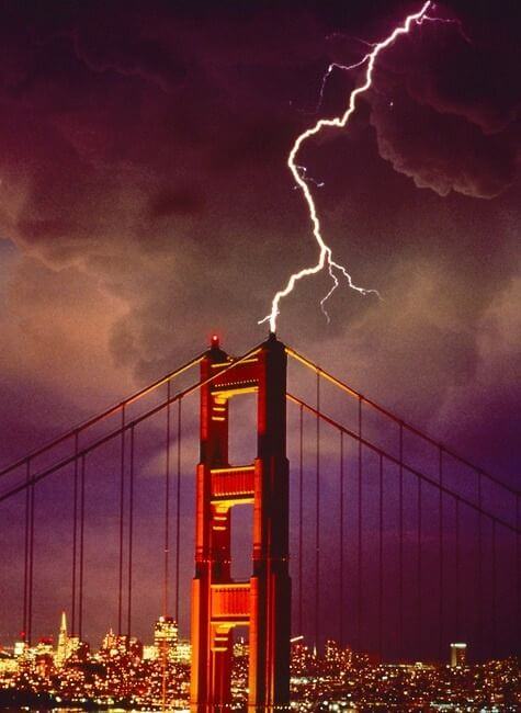 golden gate bridge lightning