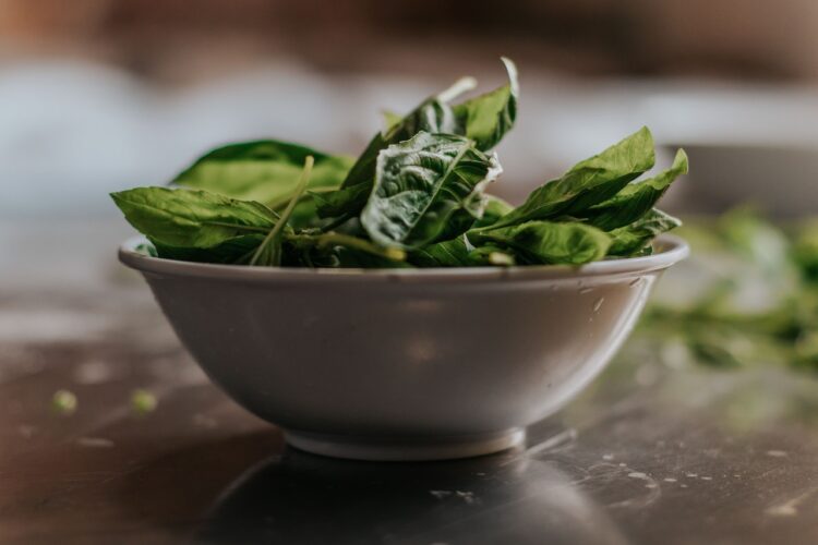 Spinach in the bowl